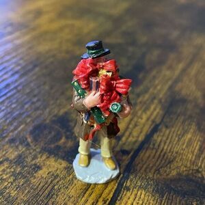 Lemax Christmas Village Town All Wrapped Up 52072 Man Carrying Presents Gifts‎